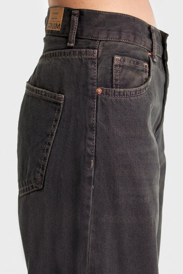 Loose Mid Rise Jeans