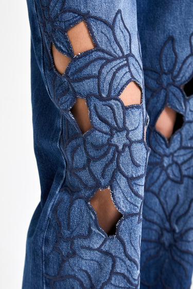 Loose Mid Rise Jeans