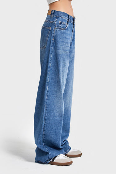 Loose Mid Rise Jeans