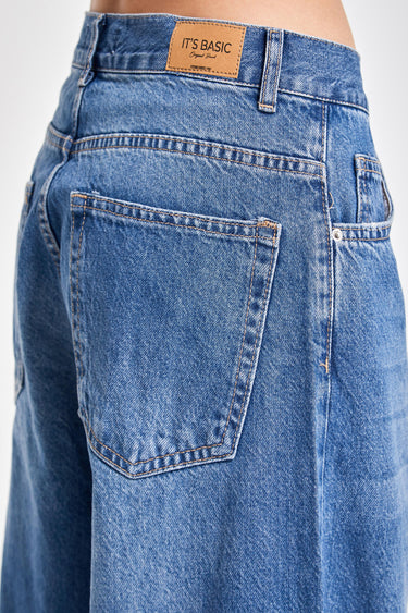 Loose Mid Rise Jeans