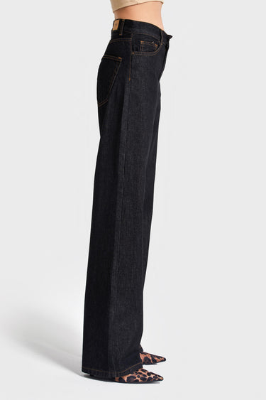 Loose Mid Rise Jeans