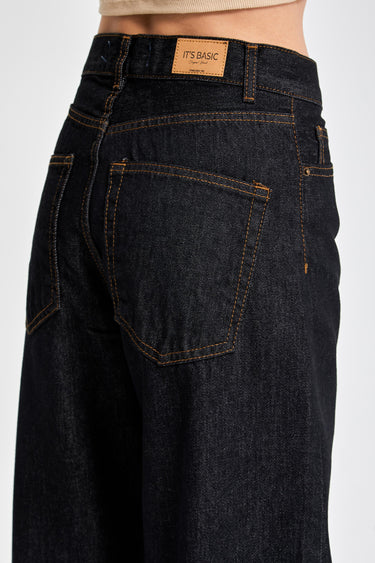 Loose Mid Rise Jeans