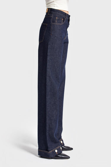 Loose Mid Rise Jeans