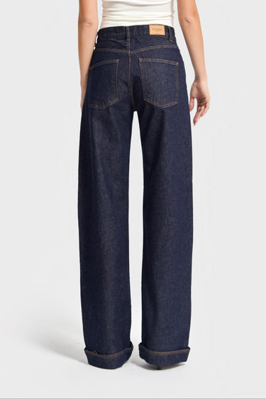 Loose Mid Rise Jeans