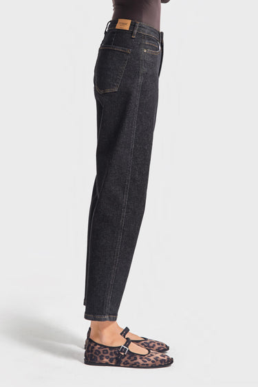 Relaxed Mid Rise Jeans