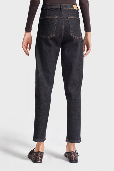 Relaxed Mid Rise Jeans