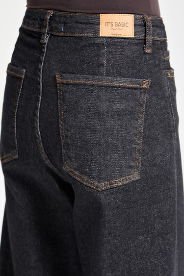 Relaxed Mid Rise Jeans