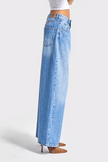 Relaxed High Rise Jeans