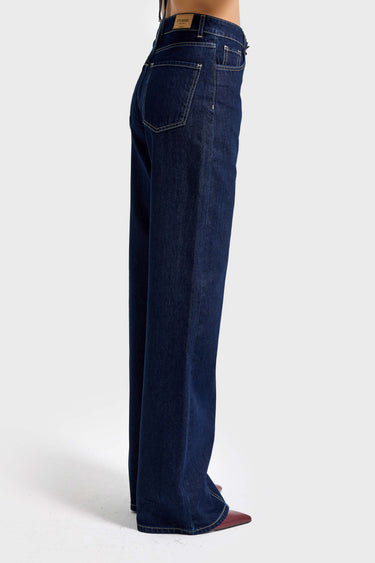 STRAIGHT MID RISE JEANS