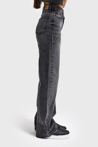 STRAIGHT HIGH RISE JEANS