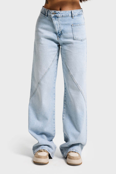 LOOSE  MID RISE JEANS