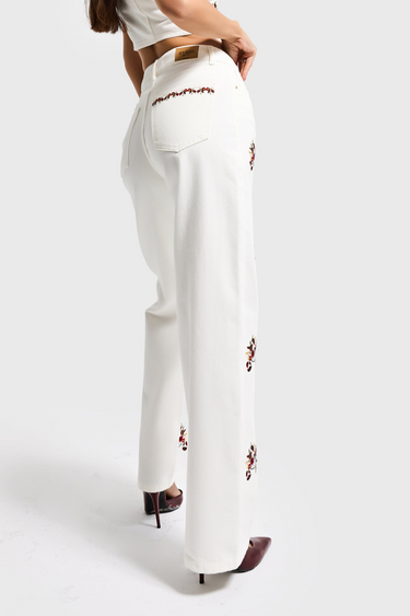 STRAIGHT HIGH RISE JEANS