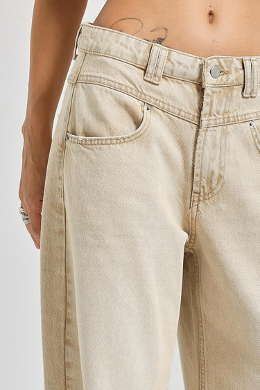 WIDE LOW RISE JEANS