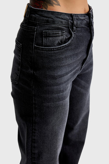 STRAIGHT MID RISE JEANS